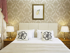 Four Poster Bedroom at The Elmington